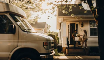 Best laundry pickup and delivery service in Farmingdale.