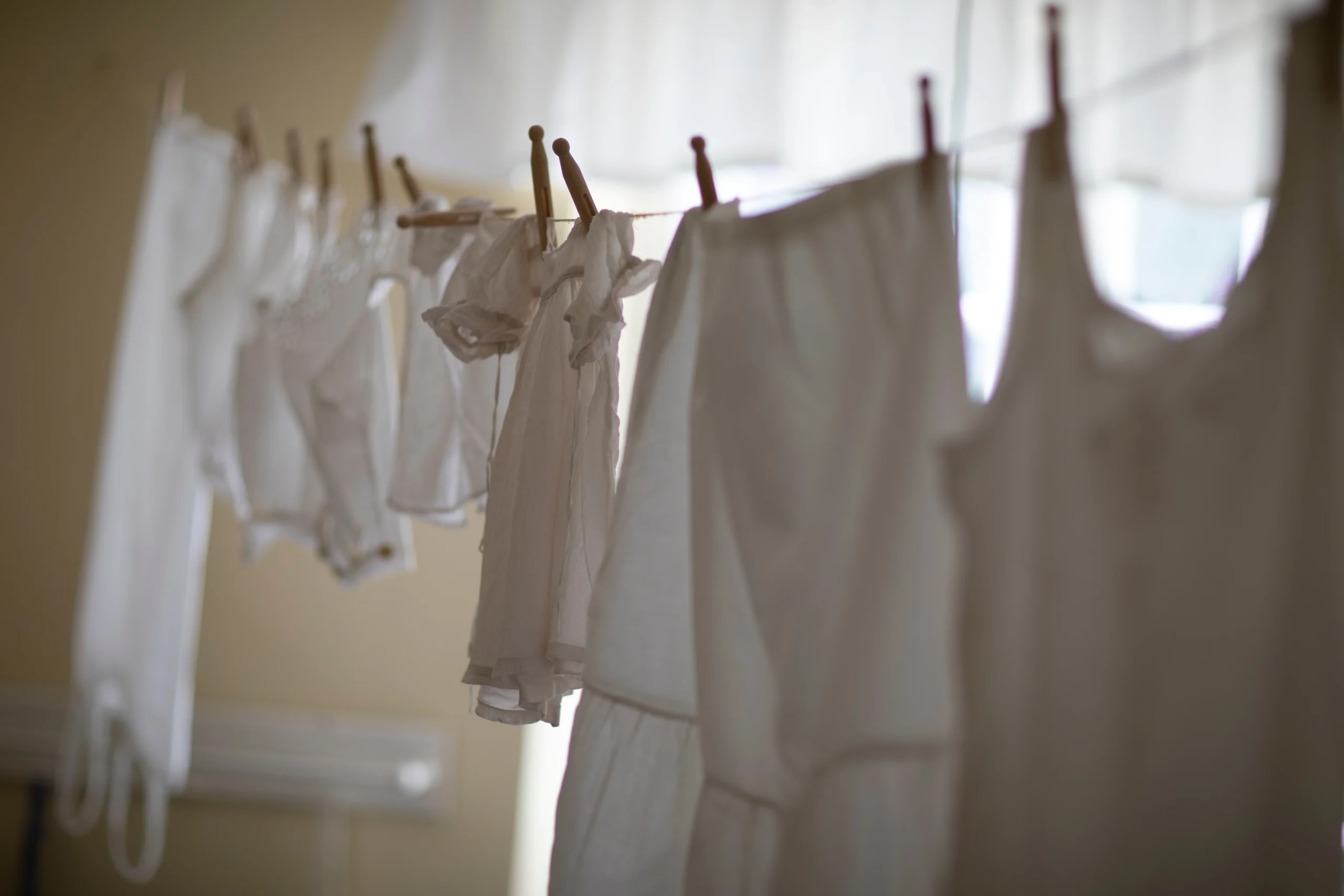 How to Get Mildew Smell Out of Clothes When You Live in Carle Place, NY