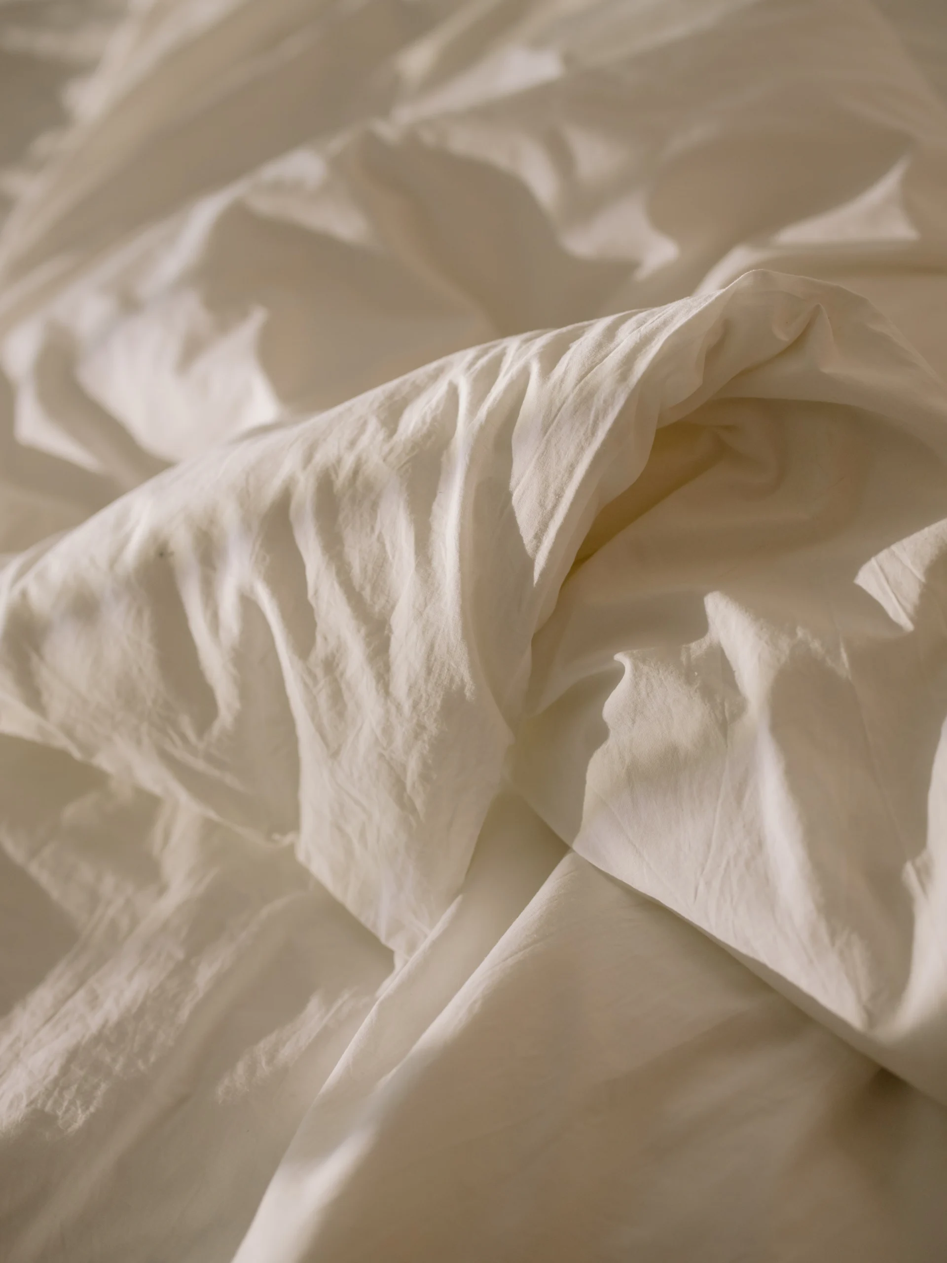 How-to-Wash-a-Comforter-Without-Ruining-It-Carle-Place